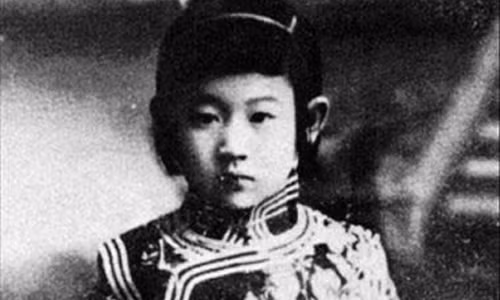 Năm Hiển Dư 6 tuổi, Thiện Kỳ đã quyết định gửi cô sang Nhật Bản.