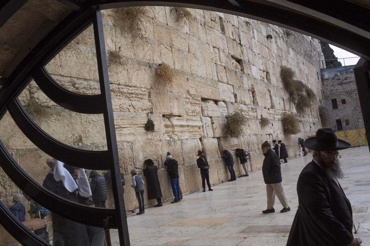 Thành phố Jerusalem là nơi vua David đã xây dựng thủ đô đầu tiên của vương quốc Israel thống nhất và cũng là nơi vua Salomon xây Ngôi đền thứ nhất.