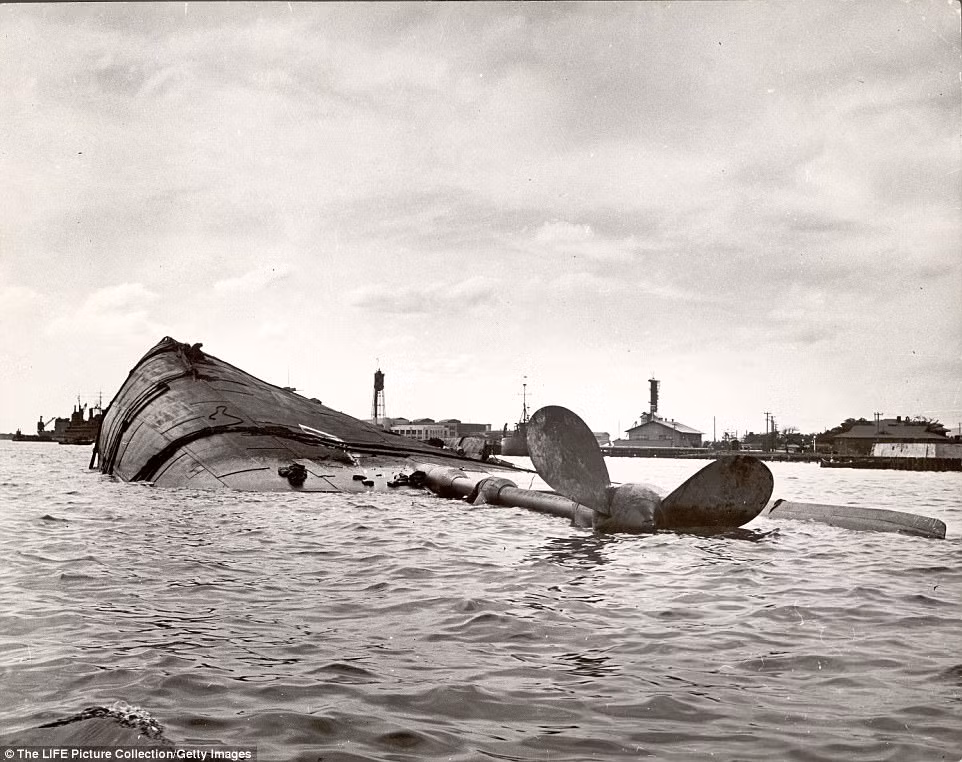 SS Oklahoma là một trong những tàu của Mỹ bị thiệt hại nặng nề nhất trong sự kiện trên.