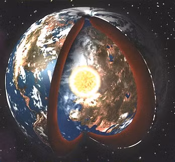 Trước đó vào năm 1811, một thủy thủ Na Uy có tên Olaf Jansen tuyên bố đã đi qua một lối vào Trái đất rỗng ở Bắc Cực. Người này còn tiết lộ đã sống ở một thiên đường tuyệt đẹp với người bố trong nhiều năm. Hai cha con sống cùng những người cao tới 3,7m và không bao giờ bị đau ốm.