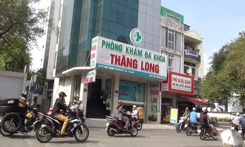 Phòng khám đa khoa Thăng Long trên đường Sư Vạn Hạnh, Q.10, TP.HCM có bác sĩ người Trung Quốc khám chữa bệnh - Ảnh: HOÀNG LỘC