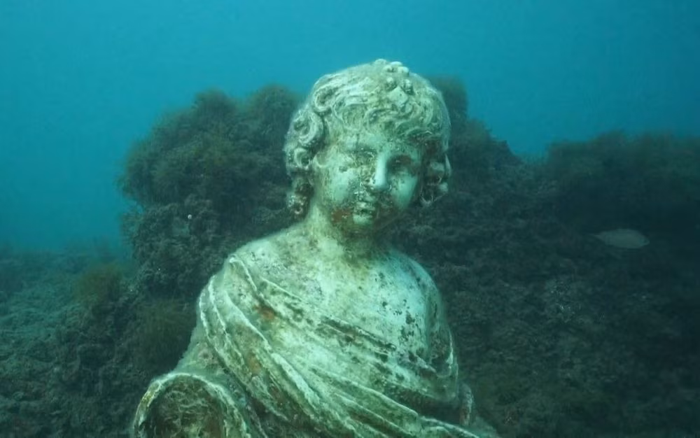 Tương truyền, nhiều nhân vật quyền lực nhất ở Ai Cập thời cổ đại như Hoàng đế Nero, Cicero và Caesar đều từng đặt chân tới Baia.