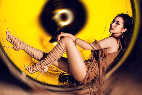 Với khả năng biến hóa nhiều dòng nhạc khác nhau, Hương Tràm đang khẳng định sức hút của sự khám phá và nghiêm túc trong âm nhạc của mình.