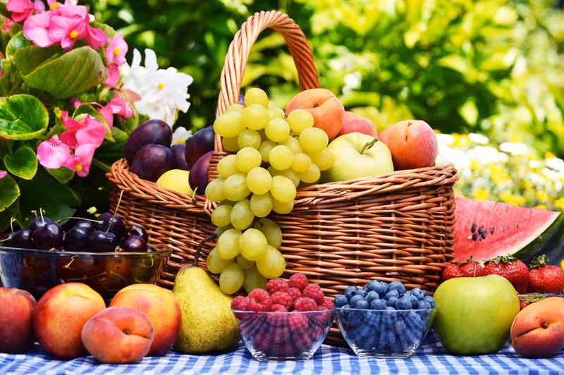 Người Philippines làm như vậy để cầu tài lộc và sự viên mãn trong năm mới. Vì vậy, tất cả mọi người đều luôn mang theo bên mình những loại quả tròn và mặc đồ có hình chấm bi.