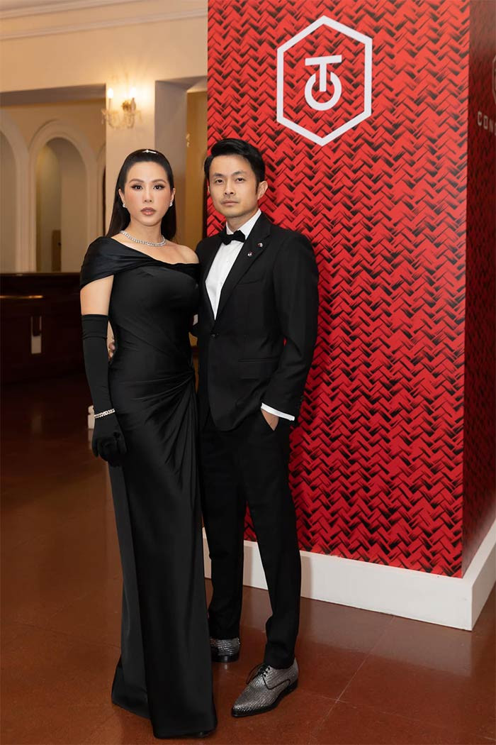 Người đẹp 46 tuổi là doanh nhân thành đạt, bà chủ của chuỗi cửa hàng ăn uống và thẩm mỹ viện.