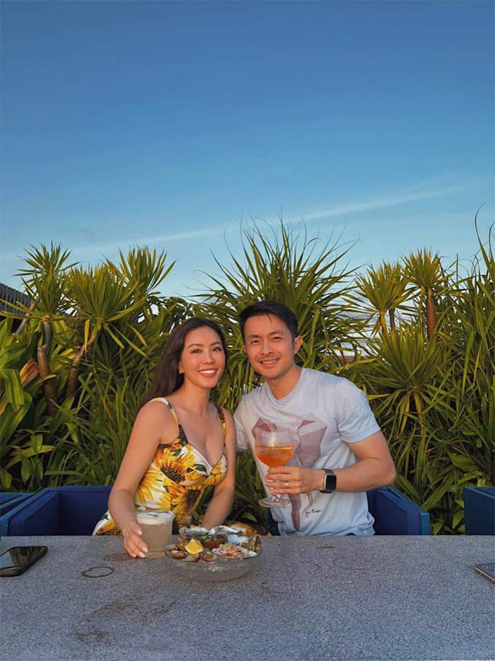 Sau 3 cuộc tình đổ vỡ và có ba con riêng, Thu Hoài quen Tống Trí - người đàn ông kém cô 10 tuổi. Tháng 12/2019, Thu Hoài được Tống Trí cầu hôn tại Mỹ.