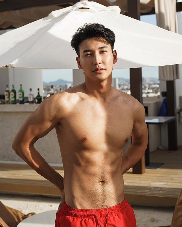 Thân hình sáu múi, săn chắc của nam vương người Thái Lan.