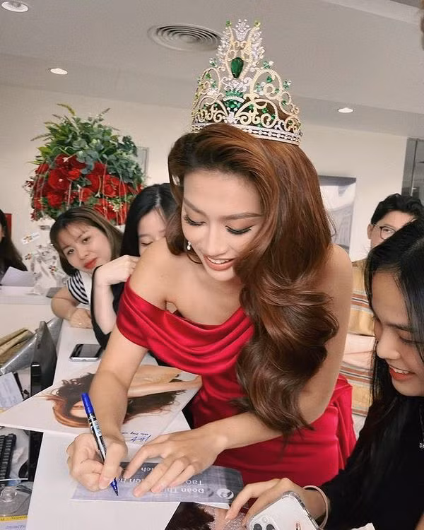 Thiên Ân có cơ hội được chia sẻ về hành trình mình vừa trải qua. Ảnh: IG Đoàn Thiên Ân.