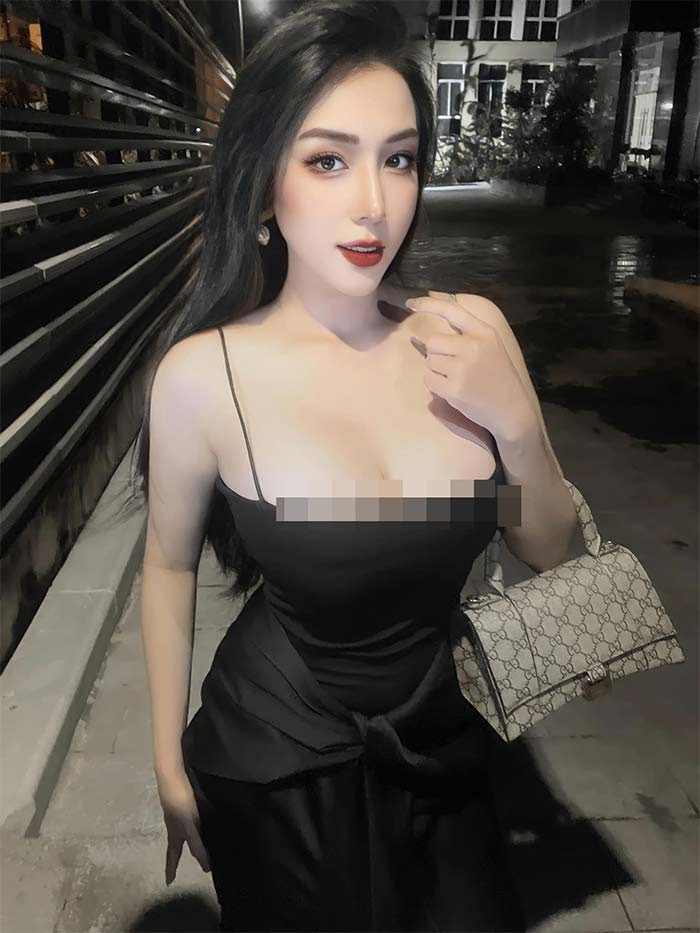 Tháng 4/2018, Thanh Thảo và ca sĩ Khắc Việt kết hôn. Cặp đôi có hai bé sinh đôi Dừa và Đu Đủ vào năm 2020.