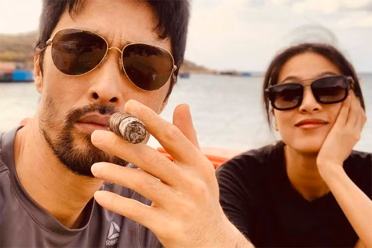 Johnny Trí Nguyễn từng có một đời vợ và hai con gái. Anh ly hôn vợ vào năm 2008 và hiện đang hẹn hò nữ diễn viên Nhung Kate.