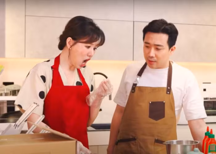 Là khách mời trong chương trình "Lục cơm nguội" của Trấn Thành, nam MC đã giới thiệu Hari Won không biết nấu ăn, thậm chí cô còn lóng ngóng không biết dùng dao và liên tục bị đứt tay khiến Trấn Thành phải thốt lên "vô dụng".
