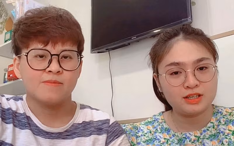 Thiện Nhân vừa khiến cộng đồng mạng dậy sóng khi công khai mối quan hệ đồng giới với bạn gái Ngân Trác.