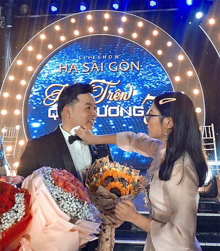 "... Tôi chỉ muốn khẳng định một lần nữa tôi vẫn luôn tôn trọng, trân trọng và quý mến ba Lê”, Phương Mỹ Chi chia sẻ với Zing sau khi tuyên bố rời khỏi công ty của cha nuôi.