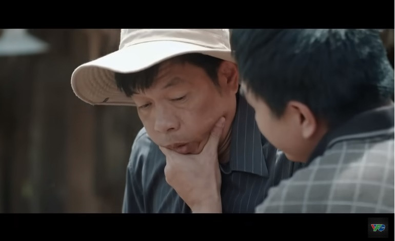 Trên phim, dù vào vai một người đàn ông có ngoại hình dị dạng, ít nói, sống cô đơn từ nhỏ nhưng nhân vật của Thái Hòa lại giàu tình cảm. Anh dám đứng lên bảo vệ cô gái khờ chửa hoang tên Loan rồi trở thành người cha bất đắc dĩ.