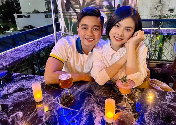 Vân Trang hạnh phúc vì có chồng chiều chuộng tạo điều kiện để vợ duy trì sự nghiệp dù đã là mẹ ba con.