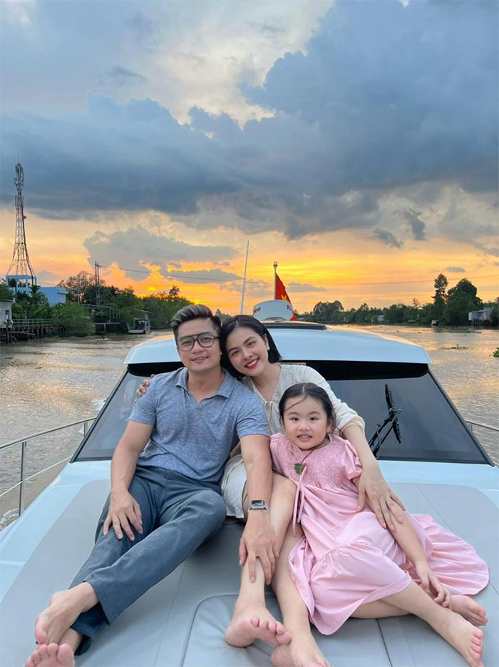 Vân Trang đang tận hưởng cuộc sống hạnh phúc, giàu có bên chồng đại gia và ba con gái.
