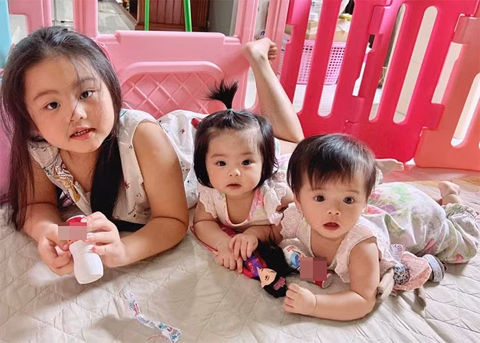 Càng lớn, ba con gái của Vân Trang càng đáng yêu.