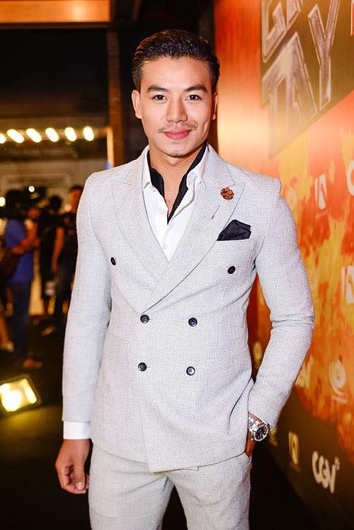 Tháng 12/2021, Hiếu Nguyễn bị bạn gái tố bạo hành và ngoại tình với người yêu cũ.