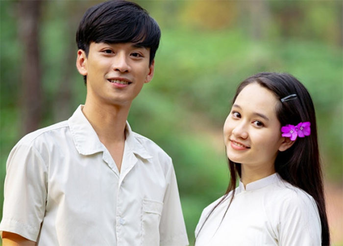 Cô được mọi người chú ý qua vai diễn Hà Lan trong bộ phim "Mắt biếc" của đạo diễn Victor Vũ, năm 2019.