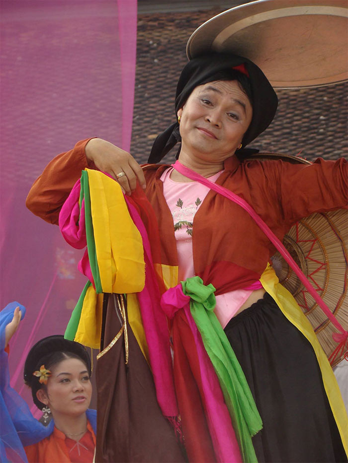 Nam nghệ sĩ được nhiều đồng nghiệp nhận xét là có nét diễn rất duyên dáng, một nghệ sĩ tài năng. Chính vì thế anh là nam nghệ sĩ hài có cát sê cao trong Vbiz.