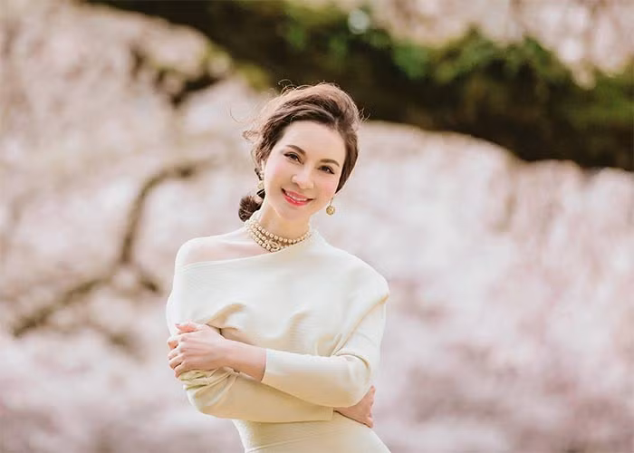 Thanh Mai sinh năm 1973 tại TP.HCM. Cô bước chân vào showbiz sau khi giành ngôi Á hậu 2 cuộc thi Ngôi sao điện ảnh ngày mai năm 1992.