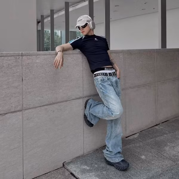 Mới đây trên trang cá nhân của mình, Sơn Tùng M-TP một lần nữa khiến fan náo loạn vì phong cách thời trang mới.