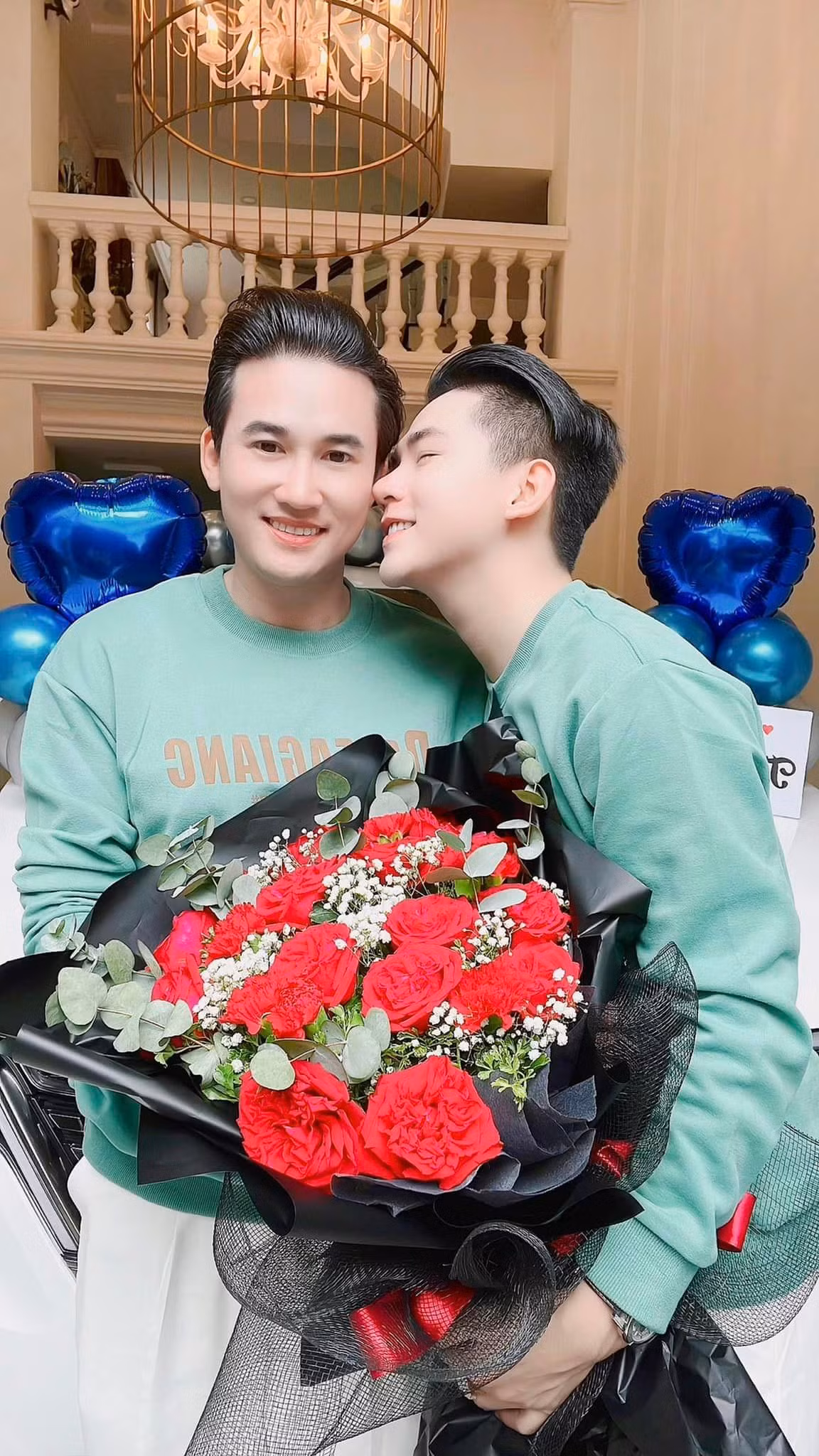 Theo chia sẻ của Thanh Đoàn, hiện tại cặp đôi cũng đã đặt xong tên của 2 thiên thần.