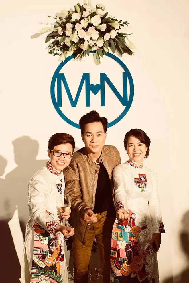 Tuy nhiên, năm 2017, Quách Tuấn Du từng hát tại một đám cưới của một cặp chuyển giới ở Hà Nội mà không lấy đồng cát sê nào vì cảm động với câu chuyện tình của hai người. (Ảnh: Vietnamnet)