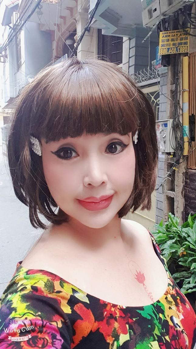 Nhan sắc gây tranh cãi của NSND Lan Hương ở tuổi U60 Nhan sac gay tranh cai cua NSND Lan Huong o tuoi U60