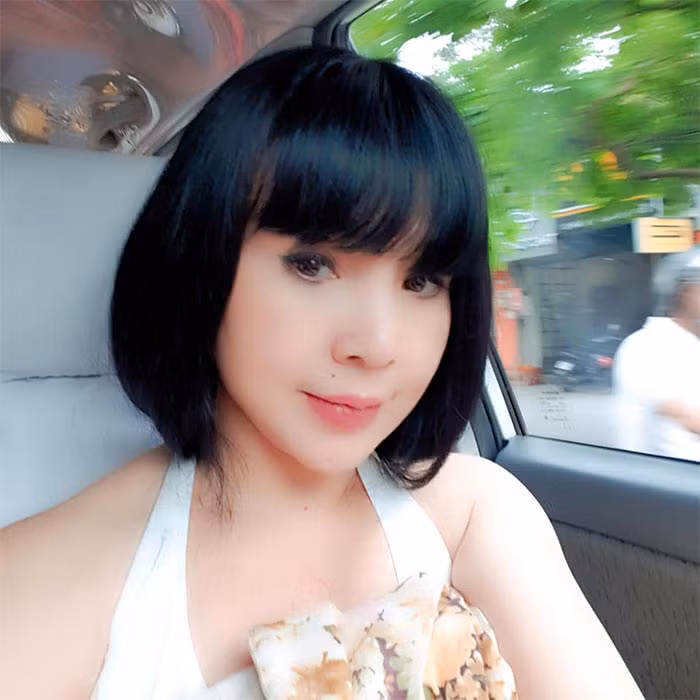 NSND Lan Hương cũng khẳng định cô không can thiệp làm mũi hay bơm môi như đồn đoán.