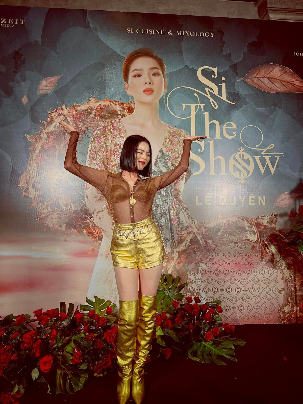 Le Quyen dien ao “mac nhu khong” di dien