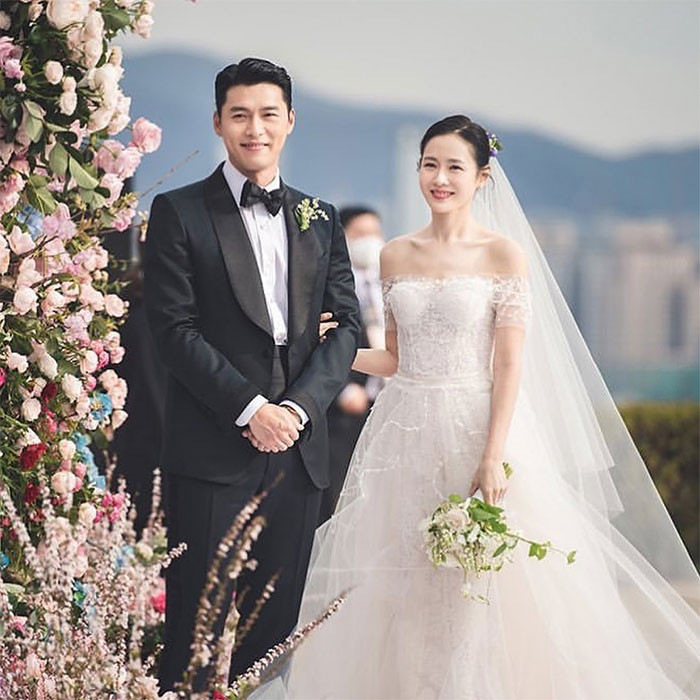 Son Ye Jin và Hyun Bin kết hôn hôm 31/3 tại Seoul. Ngày 27/6 cô báo tin vui đã mang thai. Ngày 28/10, công ty quản lý của Son Ye Jin thông báo vợ chồng nữ diễn viên sẽ chào đón bé trai đầu lòng vào tháng 12 tới. (Ảnh: Instagram)