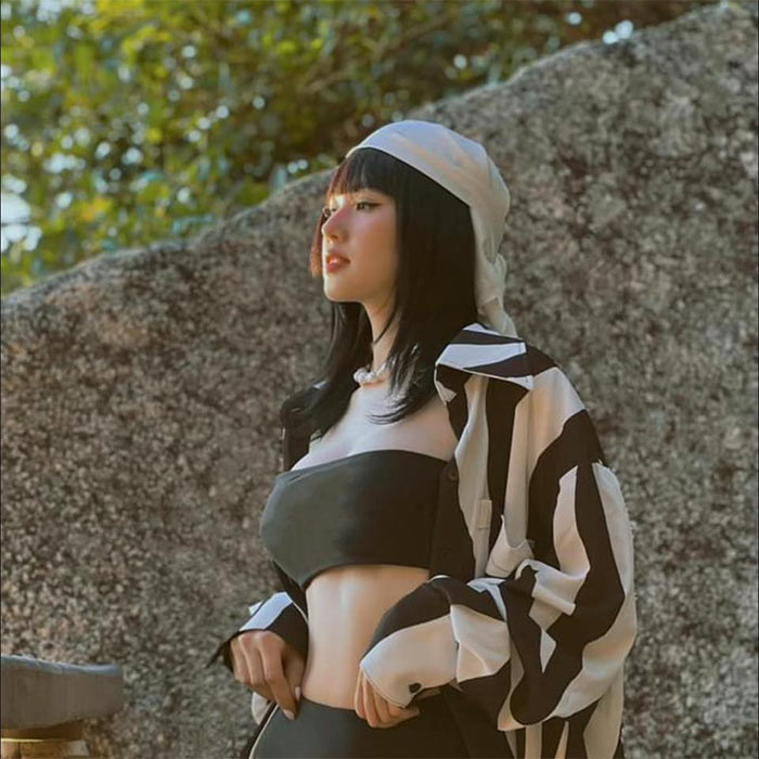 Body ba vòng của cựu người mẫu ảnh cực kỳ hút mắt.