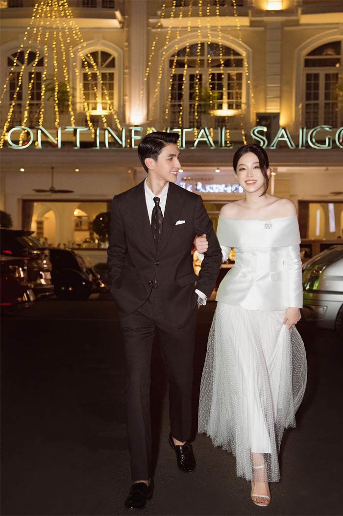 Phương Nga sở hữu làn da trắng muốt nên luôn gây ấn tượng mỗi khi xuất hiện.