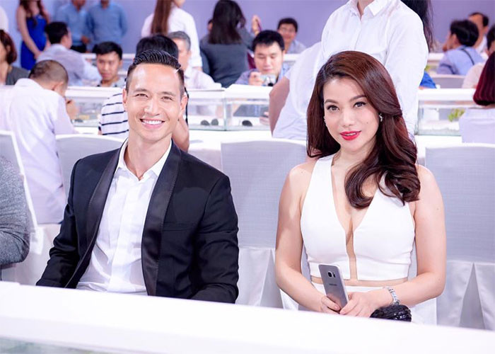 Năm 2014 sau khi chia tay chồng Trần Bảo Sơn, cô hẹn hò với nam diễn viên Kim Lý. Thời điểm này, Trương Ngọc Ánh lại bị nghi thẩm mỹ khi cô được nhận xét là sống mũi thẳng, cằm nhọn và khuôn mặt thì thon gọn hơn. (Ảnh: FBNV)