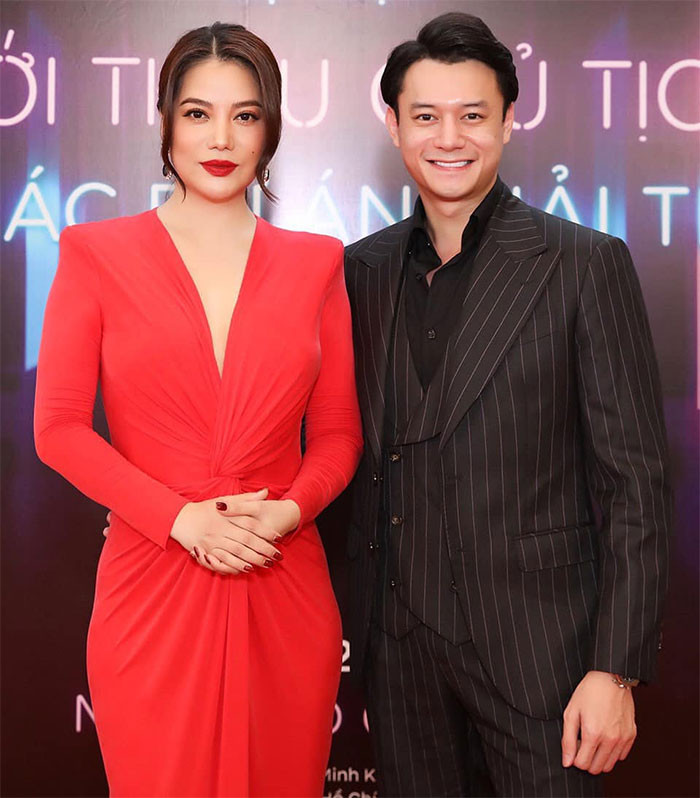 Nữ diễn viên "Sắc đẹp ngàn cân" trẻ trung, thăng hạng nhan sắc khi dính tin đồn hẹn hò nam diễn viên Anh Dũng, kém cô 14 tuổi, vào năm 2019. (Ảnh: FBNV)