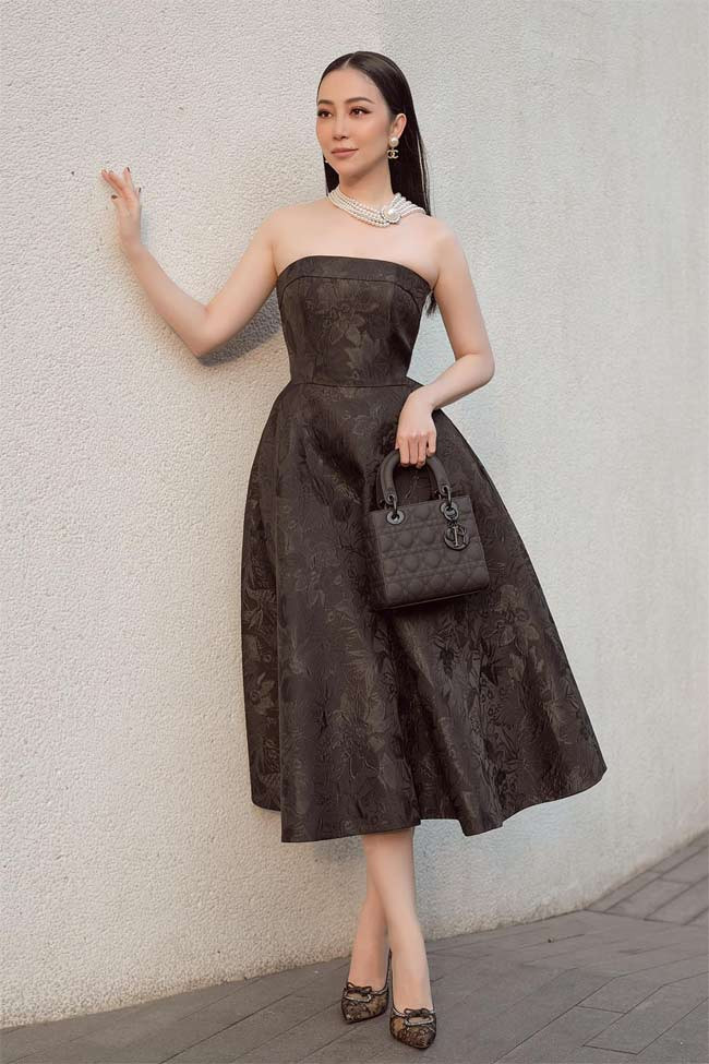 Màu đen và trắng là hai màu ưa thích trong tủ đồ của Linh Nga.