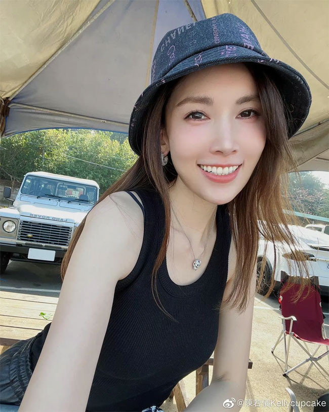 Trần Nhược Nghi trước đây chỉ là một người mẫu hạng 2 nhưng cuộc đời cô đã sang một trang mới khi hẹn hò và trở thành vợ của mỹ nam xứ Đài Lâm Chí Dĩnh.