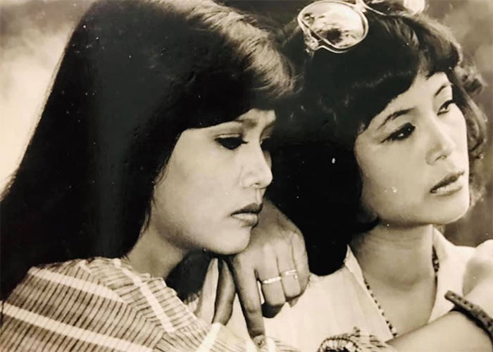 Minh Trang (phải) gây ấn tượng mạnh với khán giả qua vai diễn đầu tay Hà My trong vở "Vùng sáng hay Hà My của tôi", rồi tiếp đến là vai Ngà trong vở "Tôi và chúng ta", Phồn Y trong "Lôi Vũ"... (Ảnh: FBNV)