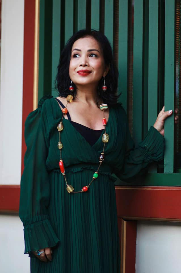 Ở tuổi 62, Minh Trang vẫn giữ được nét đẹp "nàng thơ của truyền hình, vedette của sân khấu" ngày nào. (Ảnh: FBNV)