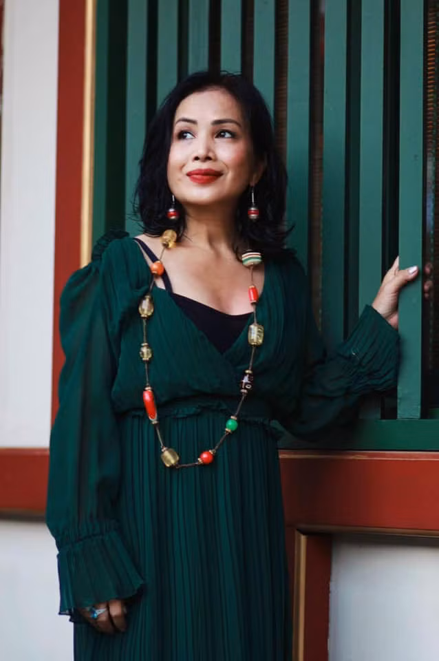 Ở tuổi 62, Minh Trang vẫn giữ được nét đẹp "nàng thơ của truyền hình, vedette của sân khấu" ngày nào. (Ảnh: FBNV)