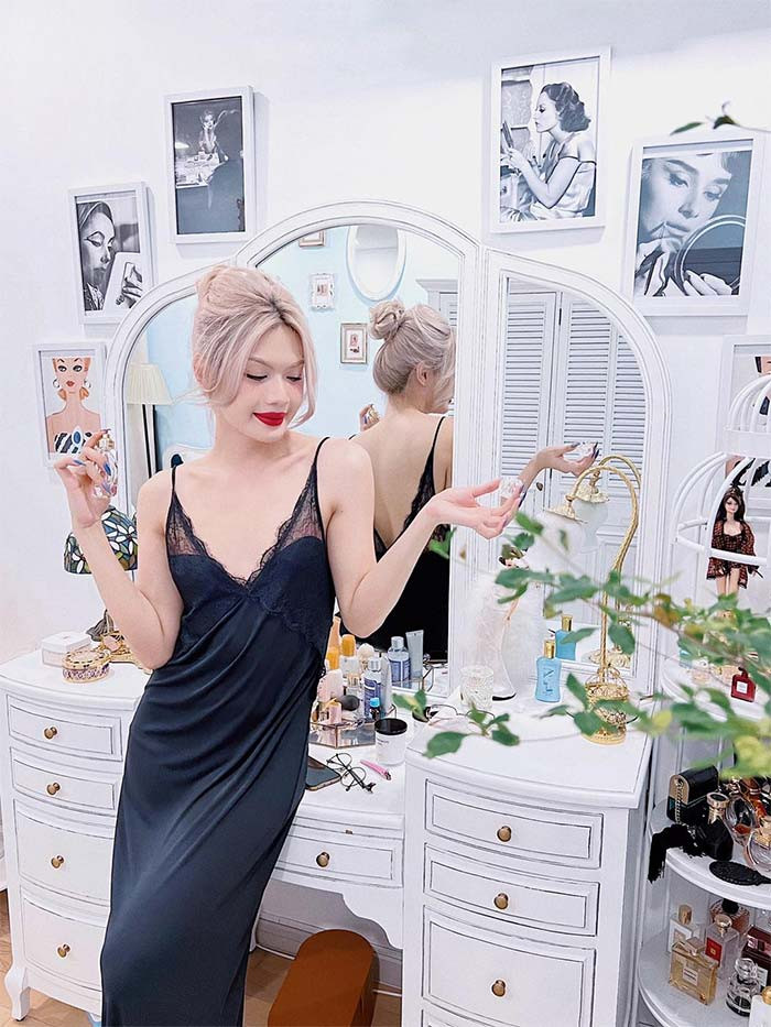 "Trên người Luna không có món đồ gì là giả hết trơn. Không có miếng sụn, sứ, cắt, uốn, nhấn, nối, phun, thêu hay là Luna có tiêm bất cứ cái gì vào trong người hết, kể cả hormone. Tất cả hoàn toàn là sản xuất từ nhà máy của ba má và một chút tâm sinh tướng", Đào Bá Lộc chia sẻ.