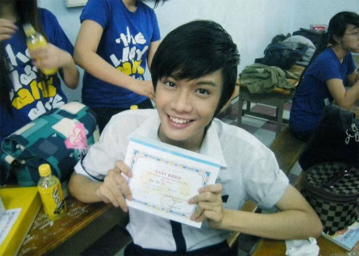  Đào Bá Lộc khi còn là học sinh đã có nét xinh xắn của con gái.