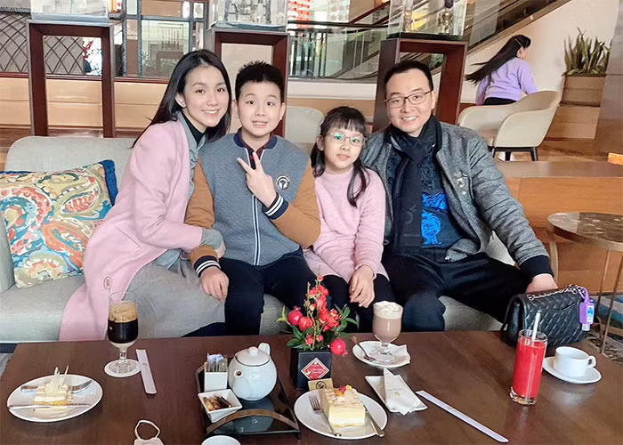 Hoa hậu Hoàn vũ Việt Nam 2008 đang có cuộc sống hạnh phúc bên chồng và hai con.