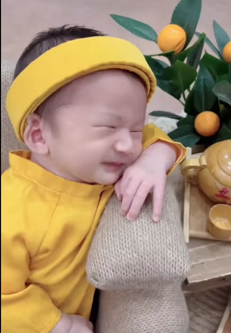 Khoảnh khắc đáng yêu của Ka Ka khiến ai ngắm cũng mê.