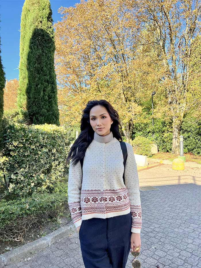 Không cần trang phục hở hang, đồ hiệu, H'Hen Niê vẫn tỏa sáng và xinh đẹp.