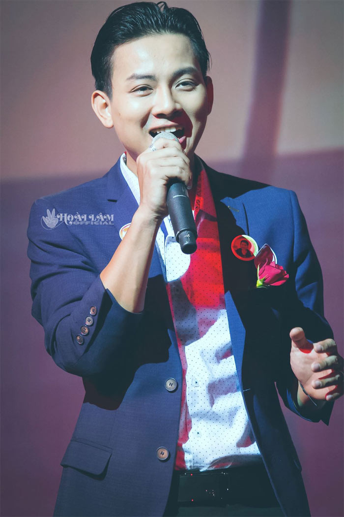 Nam ca sĩ sinh năm 1995 tham gia một số bộ phim truyền hình như: "Những con búp bê", "Cha rơi", "Giọt lệ bên sông", "Đoạn trường nam ai"...