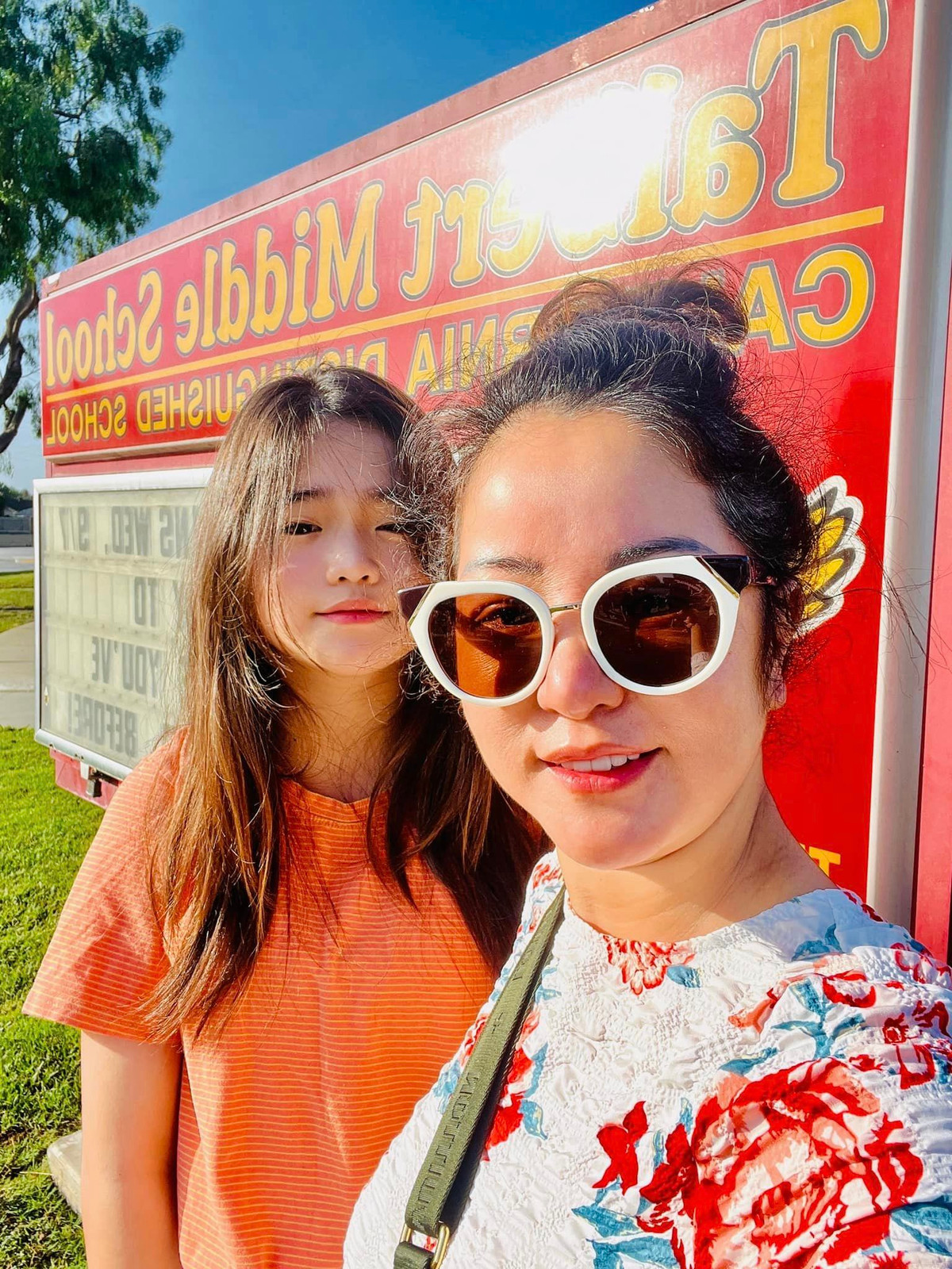 Nữ nghệ sĩ thường xuyên chia sẻ hình ảnh cuộc sống đời thường của hai mẹ con ở Mỹ.