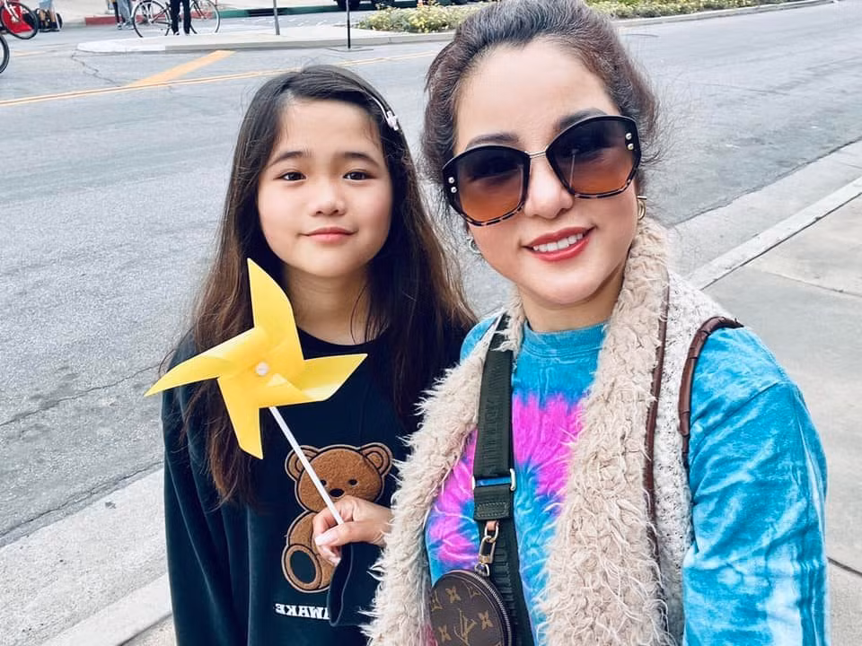 Sau ồn ào chồng cũ ôm tiền bỏ trốn, Thúy Nga chọn cuộc sống làm mẹ đơn thân suốt hơn 10 năm qua.