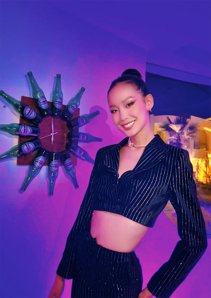 Trang phục của Bảo Ngọc không quá hở hang nhưng lại giúp cô khoe ba vòng đẹp mắt.